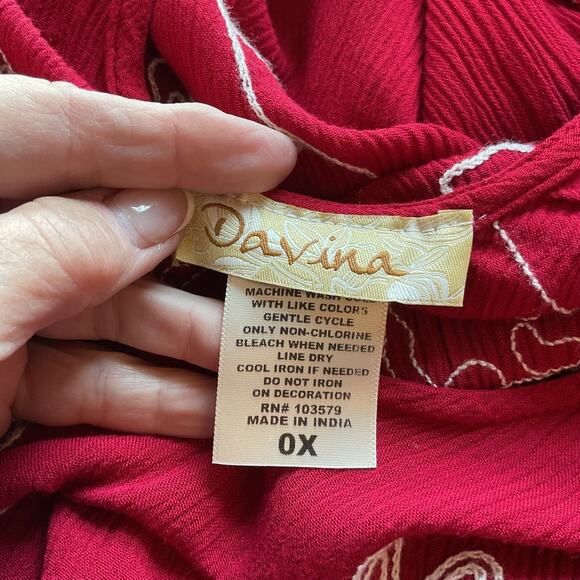 Davina Red Tunic White Embroidery Bell Sleeve Key Hole Back Loose Top 0X (10-12) - Picture 5 of 7